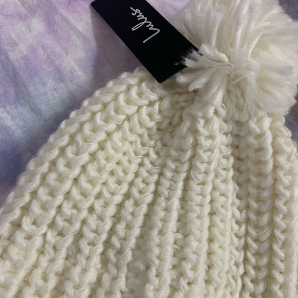 Lulu Pom Pom beanie - Picture 4 of 4